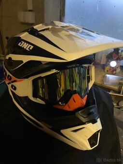 JNC prilba