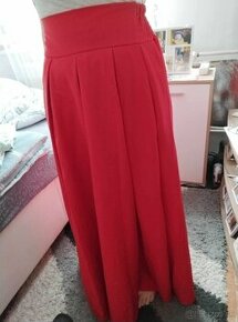 Dlhá červená sukňa