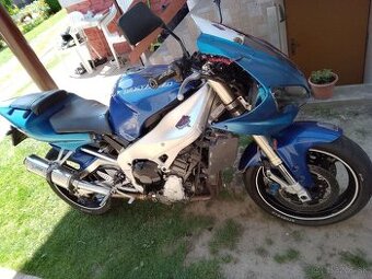 Yamaha R1
