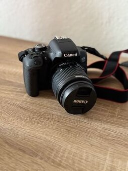 Canon EOS 750D