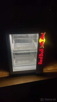 Red bull chladnička