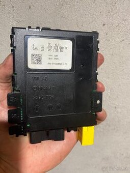 Podvolantová radiaca jednotka Passat B6 VW 3C0953 549 AE