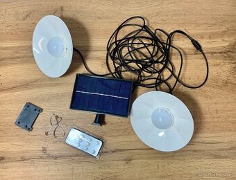 LED solárne svetlo s 2 lampami a diaľkovým ovládanim