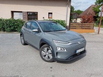 Hyundai Kona Electric 100, servisná kniha, záruka