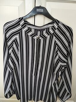 3 blúzky spolu za 12 Eur