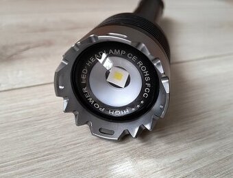 VASTFIRE VA-F08 Extrém 10000 Lumens 10000 mAh OLED