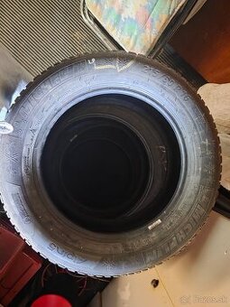 215/60 R16 Michelin Alpin 5