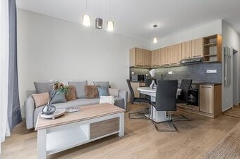 Moderný 2-izbový byt s balkónom a parkovacím miestom - 1