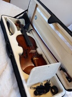 Predám staré husle celé, 4/4