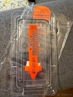 Predam ochranné sklo 3 D na iPhone 17 Pro ,16 Pro s aplikato