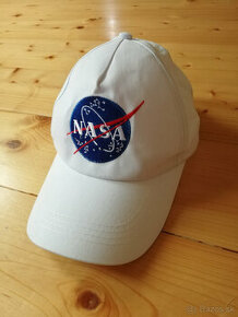 Šiltovka NASA