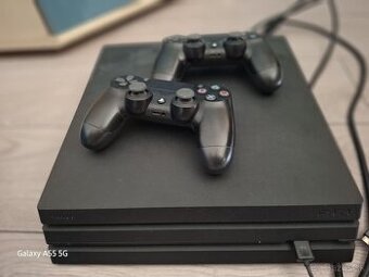 PS4 PRO  + 2x ovládač,