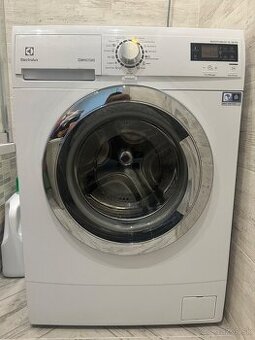 Práčka Electrolux úzka 7kg