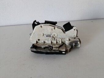 zamok dveri LP passatCC 5n1837015a 50€ - 1