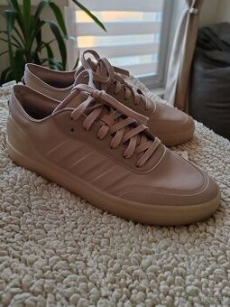 Adidas court revival 42 2/3