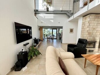 | unikátny nízkoenergetický dom, krásne prostredie, 10 km od