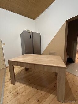 Predám jedálenský stôl