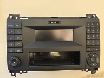 Predám originál autoradio z w447