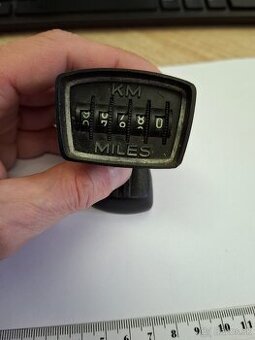 Staré auto moto počítadlo