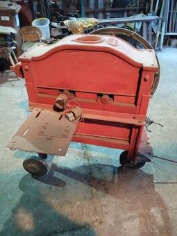 Predám moržovák-lúpač kukurice.