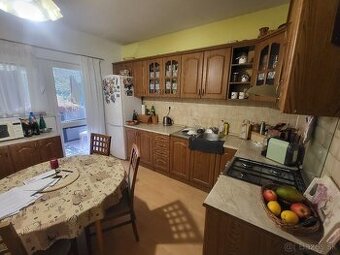 Predám 3 izbový byt  Nová Baňa