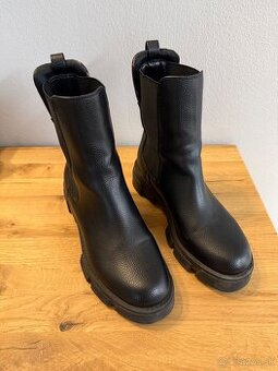 Čierne prechodné topánky Guess - 1