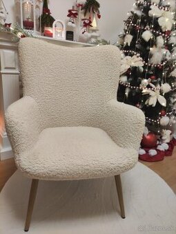 Nové pevné kreslo s barančekovým poťahom