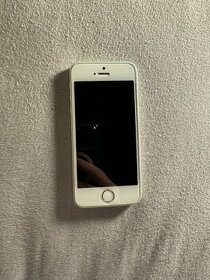 Predám iPhone SE (2016) 64gb - 1