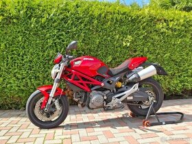 Ducati Monster 696 - 1