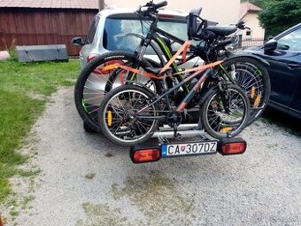 Nosič na bicykle na ťažné zariadenie odklopny