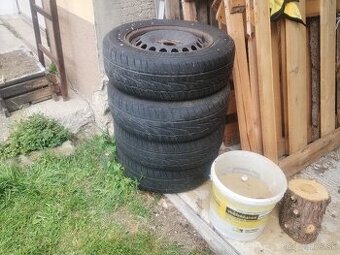 Zimné pneumatiky na diskoch