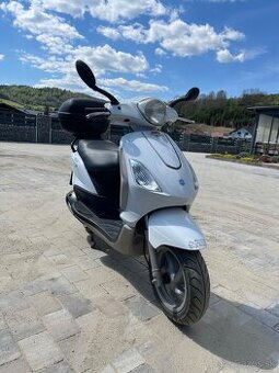 Piaggio Fly 125