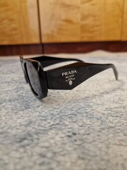 Prada slnečné okuliare