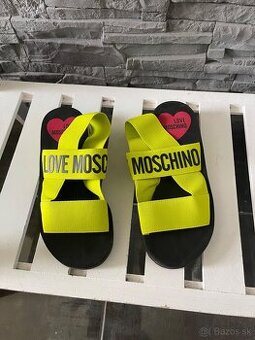 Moschino v.37