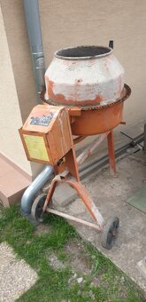 Predám miešačku Lescha 220v/700w