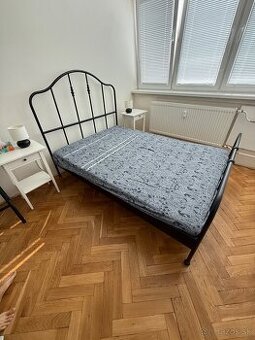 Postel ikea Sagstua 140x200 S matracom a rostamy