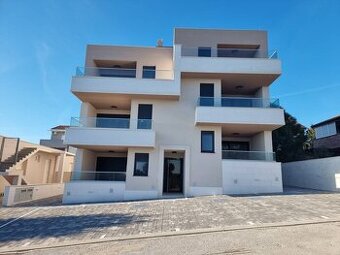 CHORVÁTSKO - Apartmány vhodné pre celoročné bývanie - MANDRE