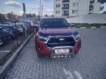 Toyota hilux 2.8 a/t koža  dph