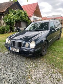 Mercedes Benz E200