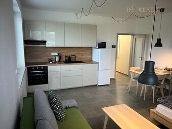 1 izbový byt na prenájom, 35 m2, parkovacie státie + TV/inte
