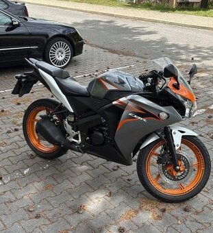 Honda CBR125R 2011