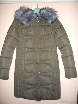 Dámsky prešívaný kabát s kapucňou zn. GAROFF