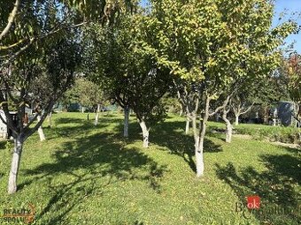 Predaj nádhernej záhrady určenej na budúcu výstavbu.