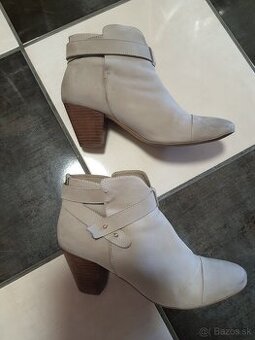 kotníkové čižmy Baťa