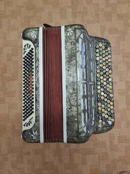 Predám 120-basovú chromatiku KEBRDLE(oprava)