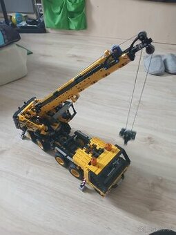 Žeriav lego technic
