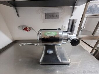 Mlynček na mäso Fama TS22 - 1