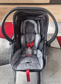 Predam autosedačku + základňu kiddy  Evoluna i-size 2