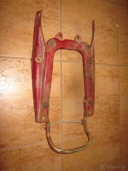 ČZ 175 nosník sedla s madlom