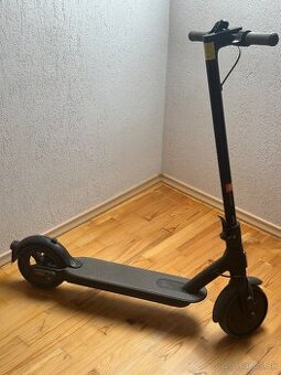 Xiaomi Mi Scooter Essential elektrická kolobežka